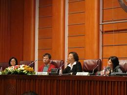 MARC21及RDA論壇：(右起)李宜容主任、張慧銖教授、柯皓仁教授、劉京玫組長